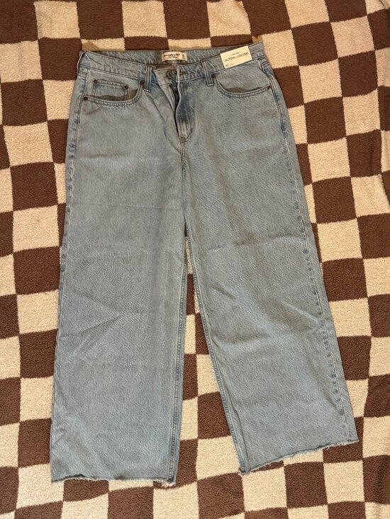 Abercrombie & Fitch Denim - Abercrombie & Fitch - Low Rise Ultra Loose Jeans with Destroyed Hem - NWT